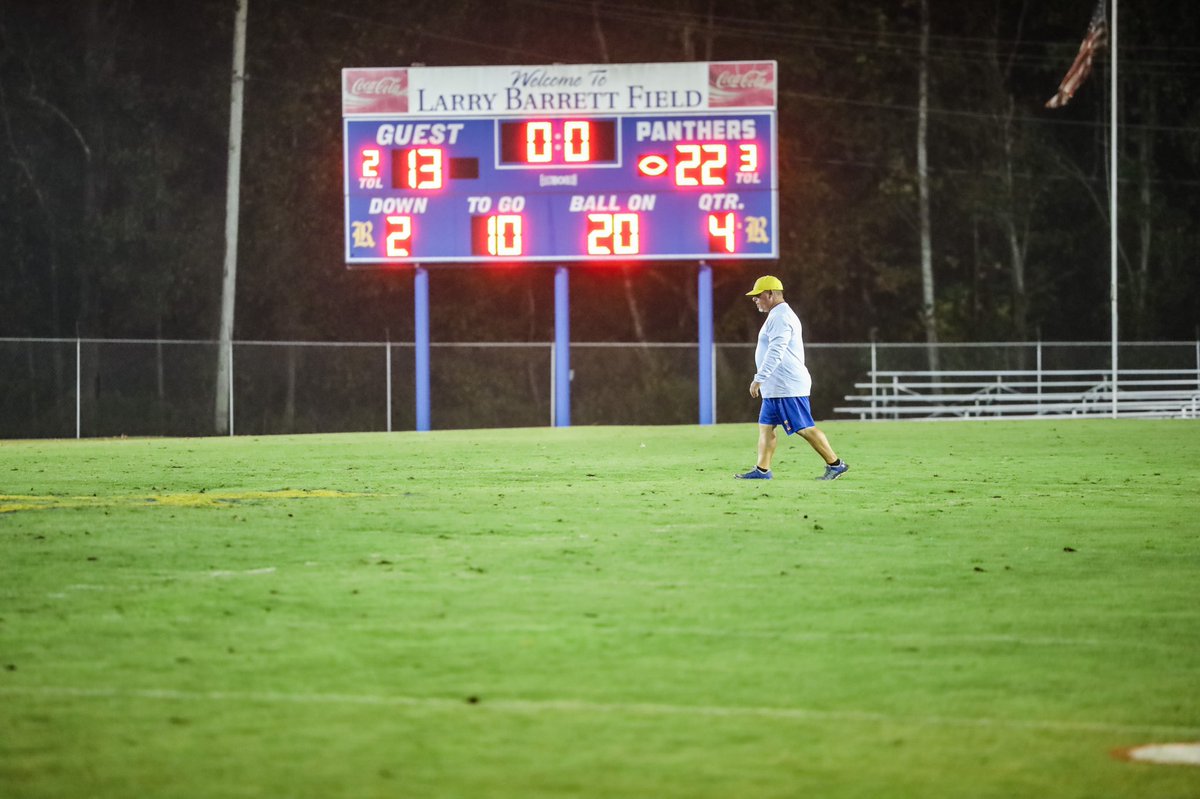 _n0ahsmith_'s tweet photo. Even after a big win, he’s the last one to leave the field 

This man is a one of a kind https://t.co/KiMoS0kXBA