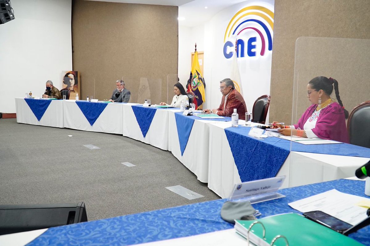 cnecarchi's tweet photo. #CNEInforma | Durante la Sesión Ordinaria del #PlenoCNE No.26, reinstalación de la Sesión Ordinaria No. 020 y 011, entre otros temas, las autoridades del Órgano Electoral, aprobaron la actualización del Plan Estratégico de Tecnologías de la Información y Comunicaciones #PETIC. https://t.co/2QnRVlG0cT
