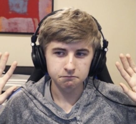 oh i’m so happy so in celebration of purpled’s birthday i’m gonna post just every single picture and video of purpled i have in my camera roll