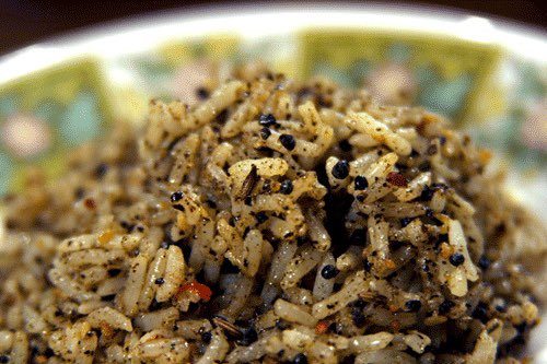 Now I’m gonna skip to rice for a bit. Who else loves rice as much as us??? So many ways to eat Sorru. Puli Sorru, Thayiru Sorru, Pongal Sorru (can be sweet or eaten savoury as ven Pongal), Melagu Sorru. Amazing, beautiful, wonderful.