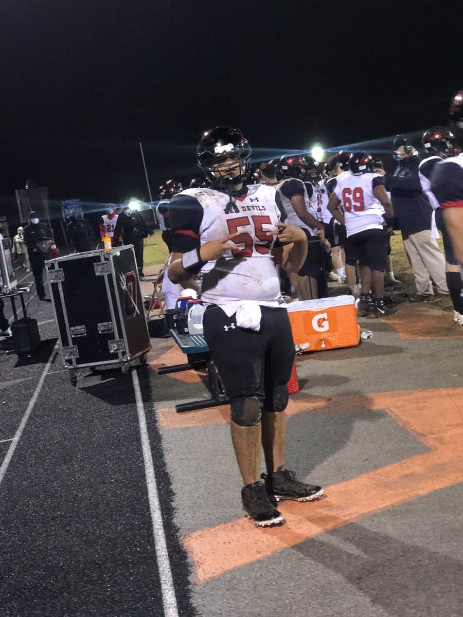 cshaunwilliams's tweet photo. Great win on the road in the rain and mud tonight for those 7&amp;0 Devils. I am enjoying this dad role waaaayyyyy more than the ref role I have had for 18 years! #fild #big55 #ohsfootball 🛑📛💯👹👺🎒🍎🍅 https://t.co/bjLOMWUX5O