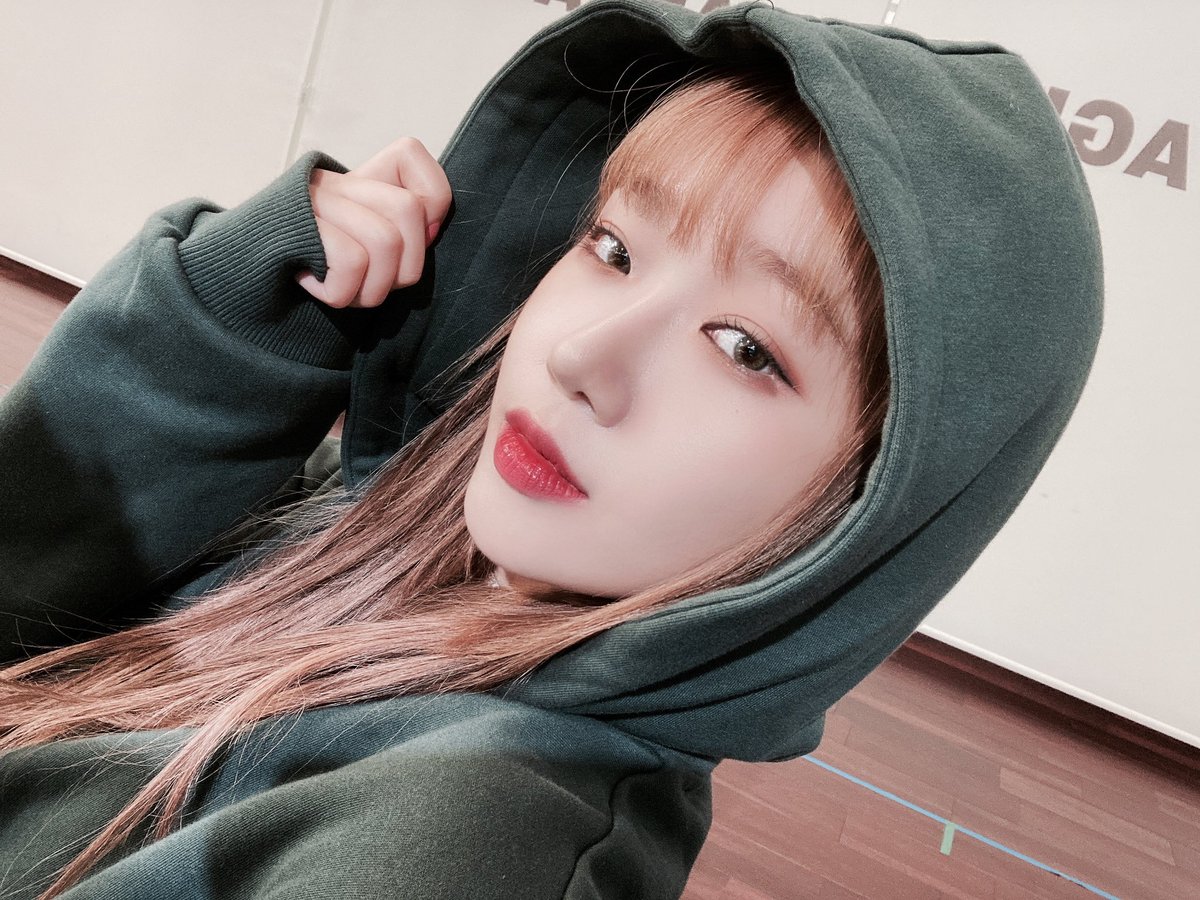 WekiMeki's tweet image. 오늘 햇살이 참 좋고 날이 맑더라구요!
키링 좋은 하루 보내기 ♡

#유정🌻
