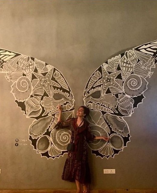 ನನ್ನ ದೇವತೆ ರಶ್ಮಿಕಾ  @iamRashmikaನೀವು ಅಸಾಧಾರಣ ಸುಂದರವಾಗಿ ಕಾಣುತ್ತಿದ್ದೀರಿ ನಗುತ್ತಿರುವಂತೆ ಯಾವಾಗಲೂ ಸಂತೋಷವಾಗಿರಿನೀವು ನನ್ನನ್ನು ಪ್ರೀತಿಸುತ್ತಿದ್ದರೆ ನನ್ನ ರೆಕ್ಕೆಗಳನ್ನು ಕ್ಲಿಪ್ ಮಾಡಬೇಡಿ ನನ್ನನ್ನು ಹಾರಲು ಬಿಡಿಖಂಡಿತವಾಗಿಯೂ ನಾನು ಪ್ರೀತಿಸುತ್ತೇನೆಸಾಕಷ್ಟು ಪ್ರೀತಿನಿಮ್ಮ ಪ್ರಾಮಾಣಿಕ ಅಭಿಮಾನಿ  #RashmikaMandanna