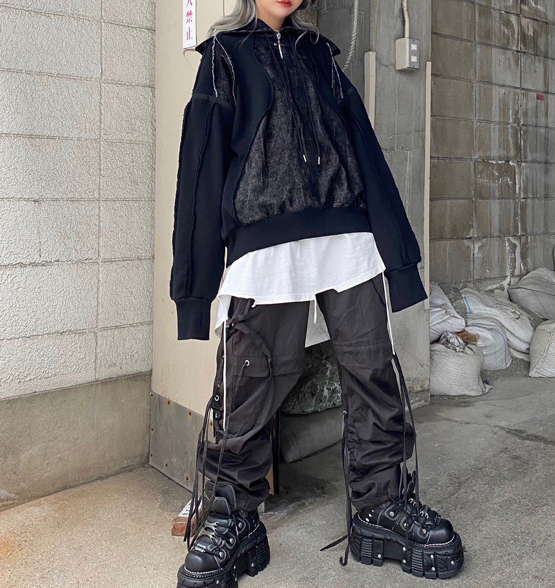 DOG_OSAKA's tweet photo. #dogstyling
________________________________
.
tops :ăD.okă
D.ok 02 Rider's Hoodie (BK)
„17,800-
.
inner : ăXU DOG SELECTă
damage tee
„4,800-
.
bottoms :ăATTEMPTă
DARK GRAY RAW EDGE JEANS
„23,800-
.
shoes :ăNEW ROCKă
M-TANK106-C4
ïż„45,800-
.
đ https://t.co/UkJ05HHGyQ https://t.co/ZD55oCSIyG