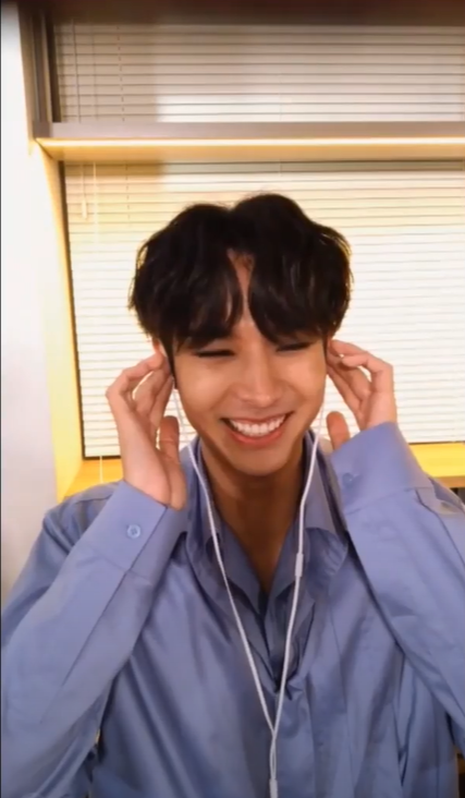 I talked to him about how his vlives are always in the morning when I wake up so they're an amazing start to my day and make me really happy and he got SOOOO HAPPY