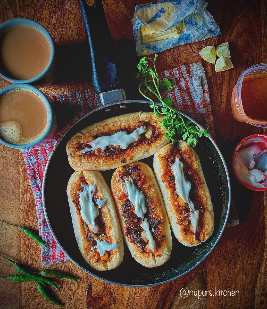 Nupurkitchen's tweet photo. Weekend starts with Masala hot dog
#SaturdayMorning #SaturdayVibes #foodie https://t.co/kagPYMNCLk