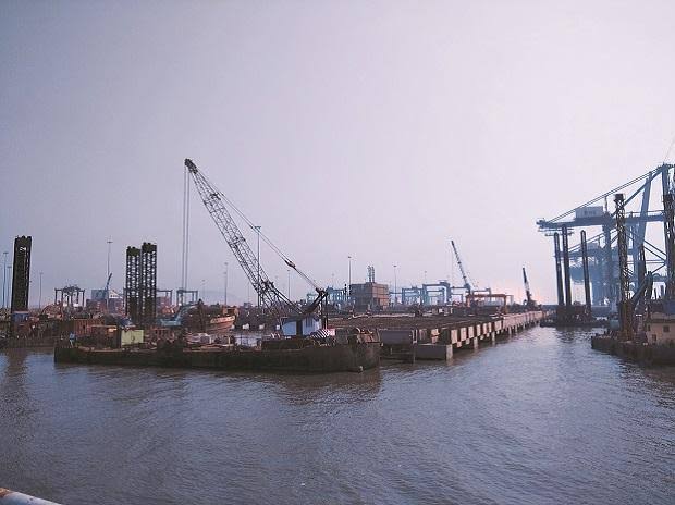 FEICargoLtd's tweet photo. #feicargo# LOGISTICS NEWS  

Jawaharlal Nehru Port Trust (JNPT), India’s premier container port, has concluded ‘Swachhta Pakhwada’ with a tree plantation drive. https://t.co/rIPuwIjKj7