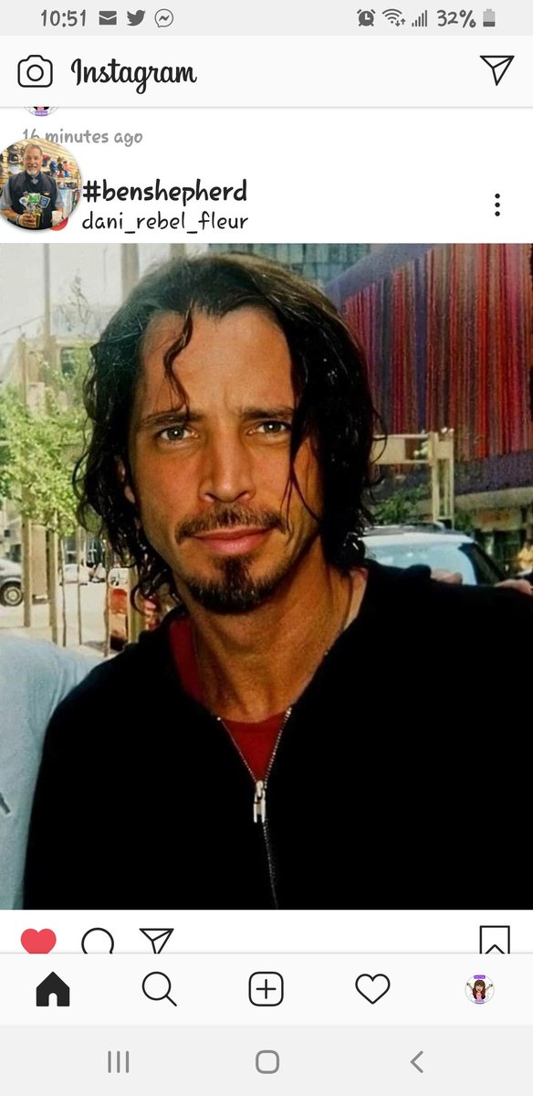 cookiemama1960's tweet photo. Needed a nice smile tonight.
#chriscornell #TruthforChris #noonesingslikeyouanymore
#smile #nevertakesabadpicture https://t.co/qyEckmPv9T