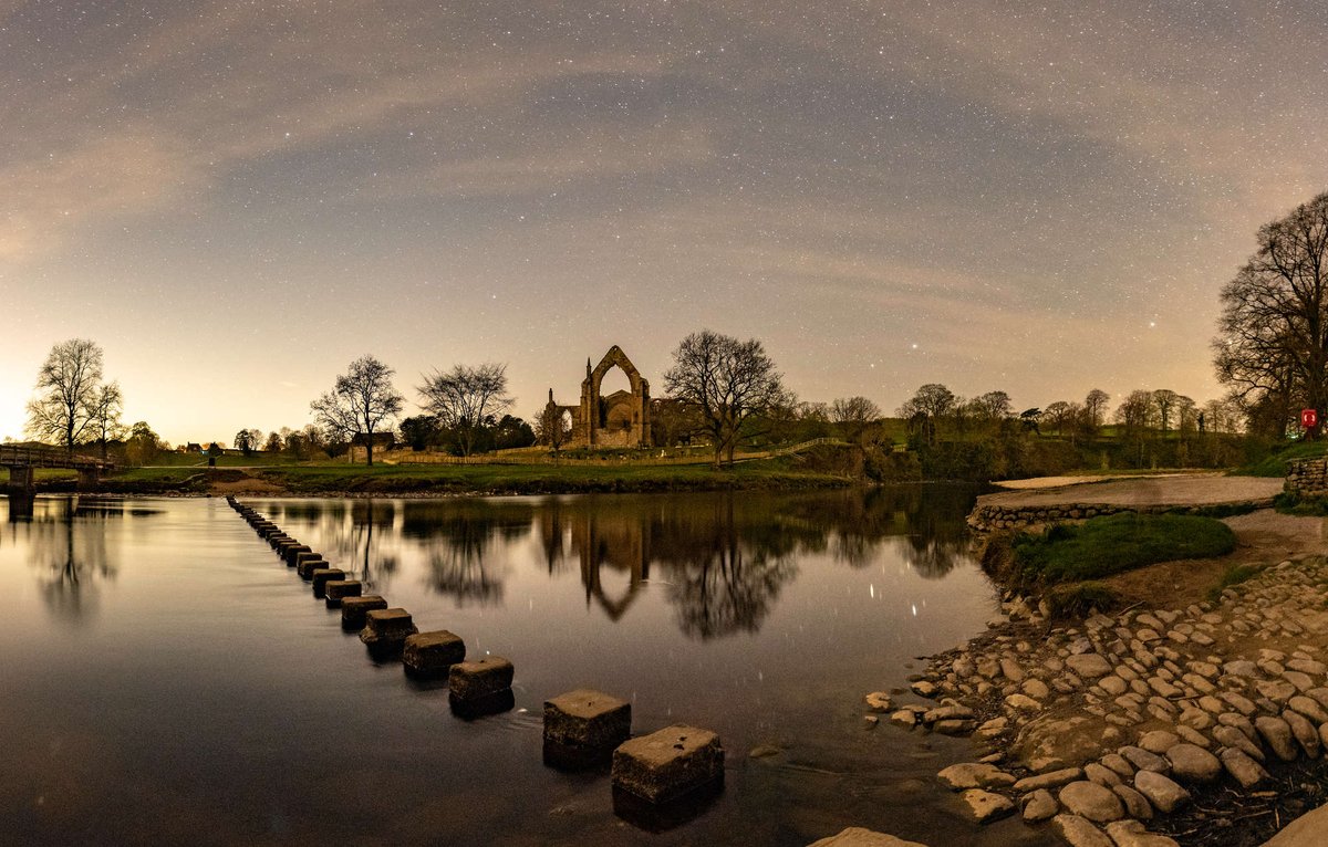 yorkshire_dales's tweet photo. "Here you can see the beautiful ruin of Bolton Abbey under a sky full of stars. 

I love the dark skies of Yorkshire and the amazing locations where I can spend time in the landscape, capturing it with a blanket of stars above." @BenBushPhoto 

#VirtualDarkSkiesWeek https://t.co/owUSaI5c3v