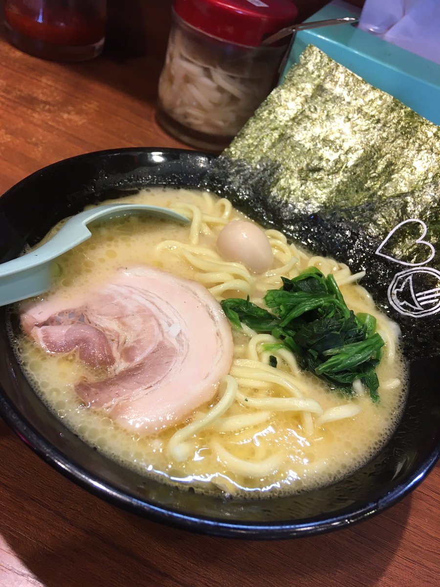 さつい 諸用のついでに続けてretty Gotoeatでラーメン一丁の醤油ラーメンと横浜家系池袋商店の塩とんこつラーメンをハシゴしてみた 遥か昔を思い出す延々懐かしい醤油麺と うどんと見紛う濃厚麺のコンボ 客層も30歳くらい開きがあって興味深い 完まく さつい 諸用のついでに続けてretty Gotoeatでラーメン一丁の醤油ラーメンと横浜家系池袋商店の塩とんこつラーメンをハシゴしてみた 遥か昔を思い出す延々懐かしい醤油麺と うどんと見紛う濃厚麺のコンボ 客層も30歳くらい開きがあって興味深い 完まく