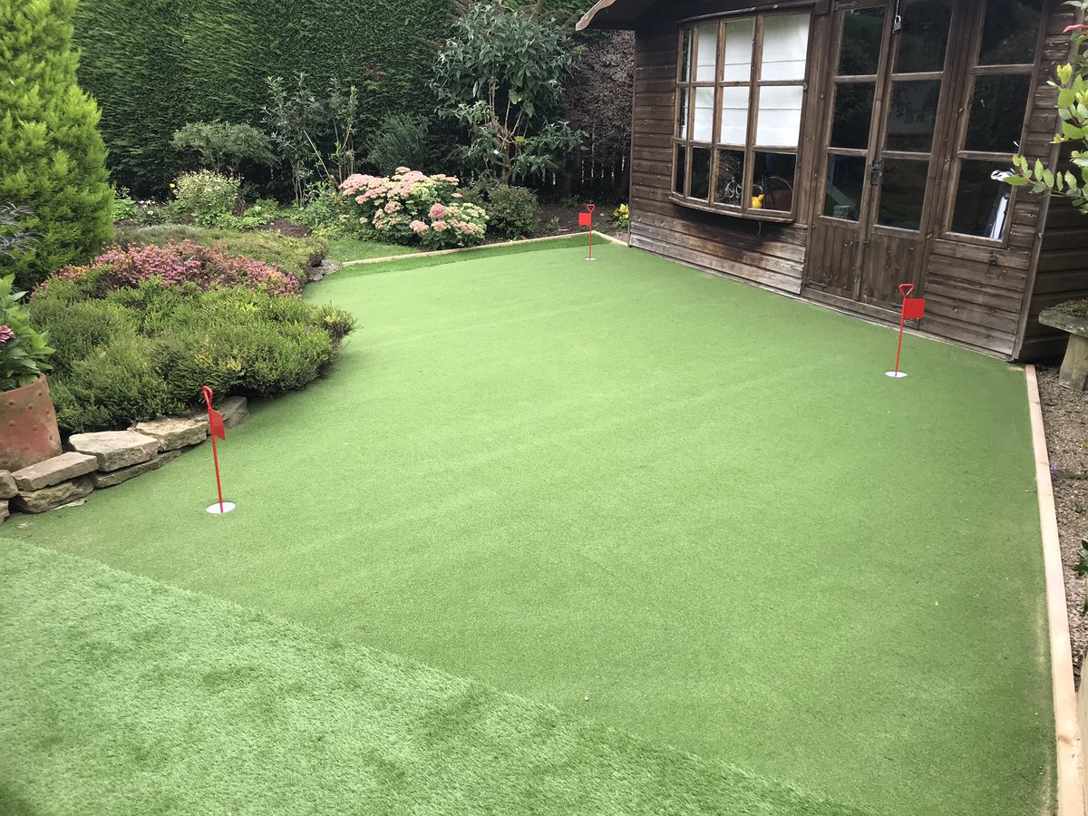 RCW1968's tweet photo. @PepperellEddie @HuxleyGolf Eddie I guess Gus and Pip don’t get to run all over your green. Bella and Brandy are getting pretty handy on the six footers. https://t.co/Gpeq6k9QBC