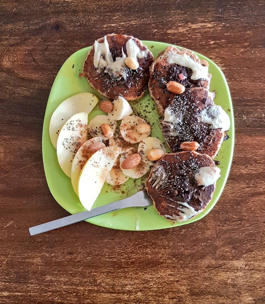 TroposFDining's tweet photo. Weekend family breakfast proposal

- Banana oat pancakes

with toppings : 
black chocolate, honey, tahini, almonds, peanuts, chia seeds, cinnamon, apple slices and banana https://t.co/nS79P2BoL6