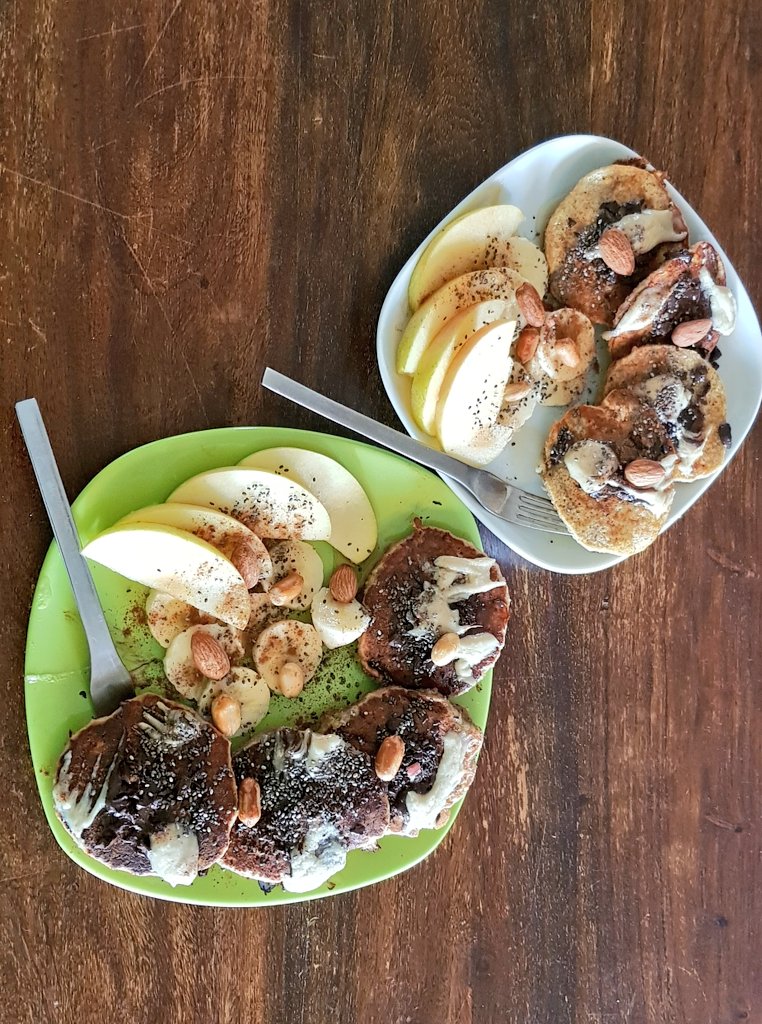 Weekend family breakfast proposal

- Banana oat pancakes

with toppings : 
black chocolate, honey, tahini, almonds, peanuts, chia seeds, cinnamon, apple slices and banana