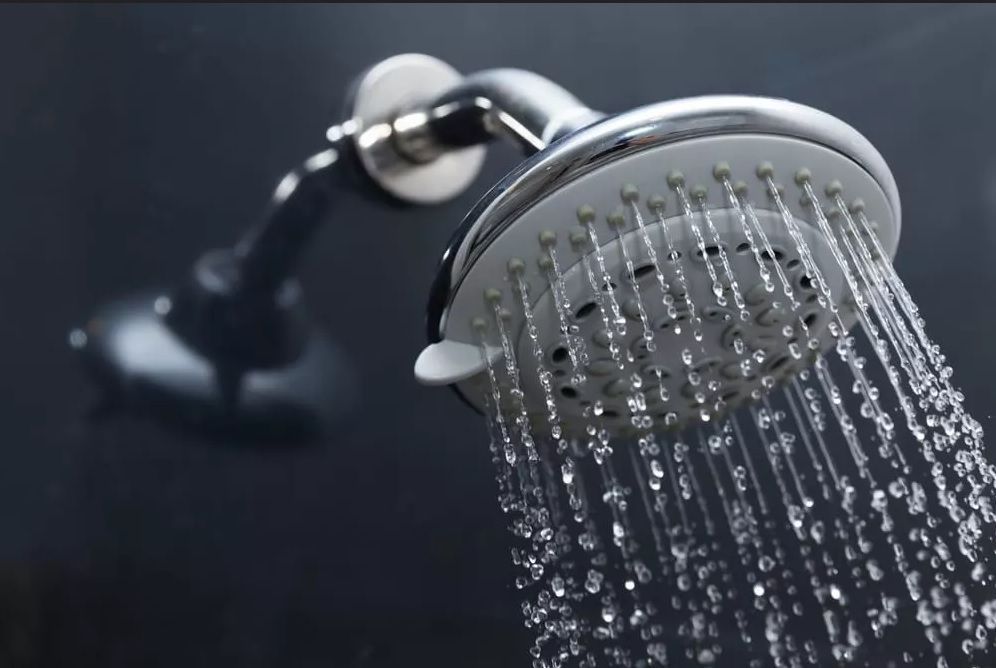 Quante volte a settimana devi fare la doccia?
Ne parliamo su @radiostonata #NowPlaying #OnAir 
⬇️⬇️⬇️ ASCOLTA QUI ⬇️⬇️⬇️
buff.ly/2FBAga4
#Sabato #24ottobre  #2020 #Repost #Buongiorno #Radio #shower #instagood #photooftheday #doccia
