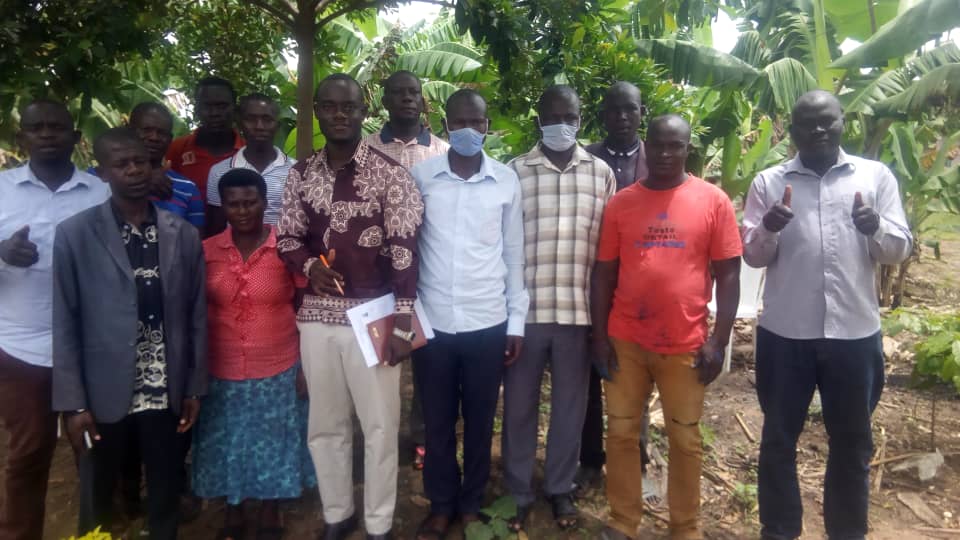 kakensaug's tweet photo. No day to rest. #MuhooziProject in Kibuku and Butebo mobilizing for NRM support 2021, finding out ways to engage citizens in income generating projects.
People welcoming the 2026 mission. Great work @mugote_moses no turning back #MK2026 https://t.co/1jxUGCGlaK