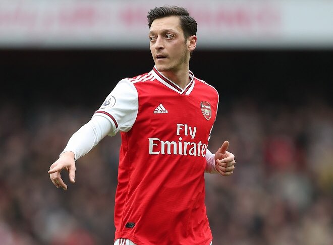 🏴󠁧󠁢󠁥󠁮󠁧󠁿プレミアリーグ🏴󠁧󠁢󠁥󠁮󠁧󠁿 エジルがアーセナルで干