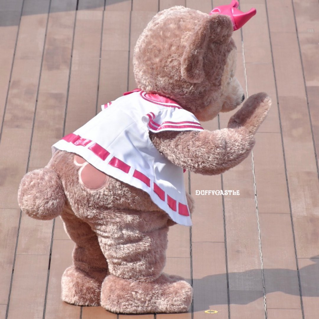 しゃがんでいるメイちゃん🤗