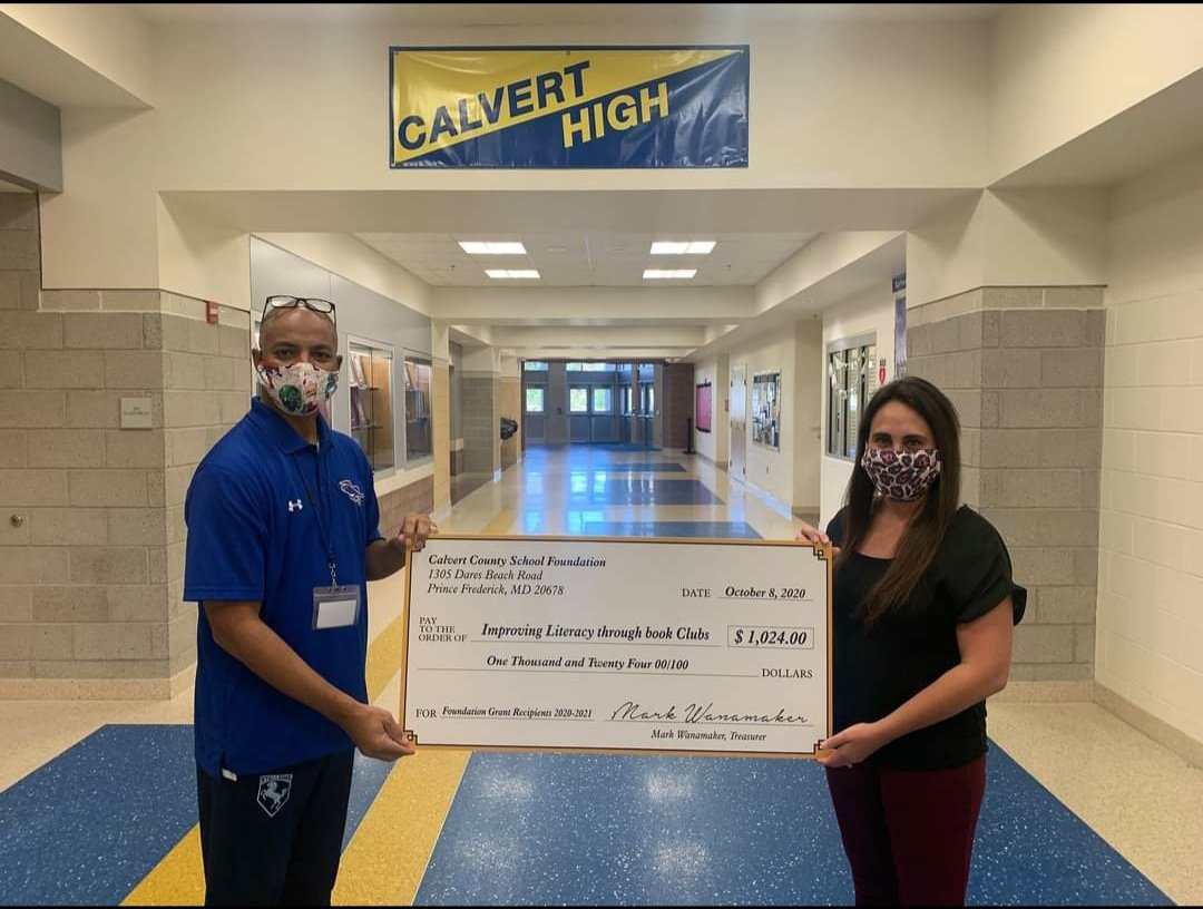 Secondary ELA teacher <a href="/THECalvertHigh/">Calvert High School</a> <a href="/calvertnet/">Calvertnet</a> Ms. Gentile applied for and was awarded a Calvert School Foundation grant, "Improving Literacy through Book Clubs." Congratulations, Ms. Gentile!  #BookClub #studentvoice #studentchoice 📚