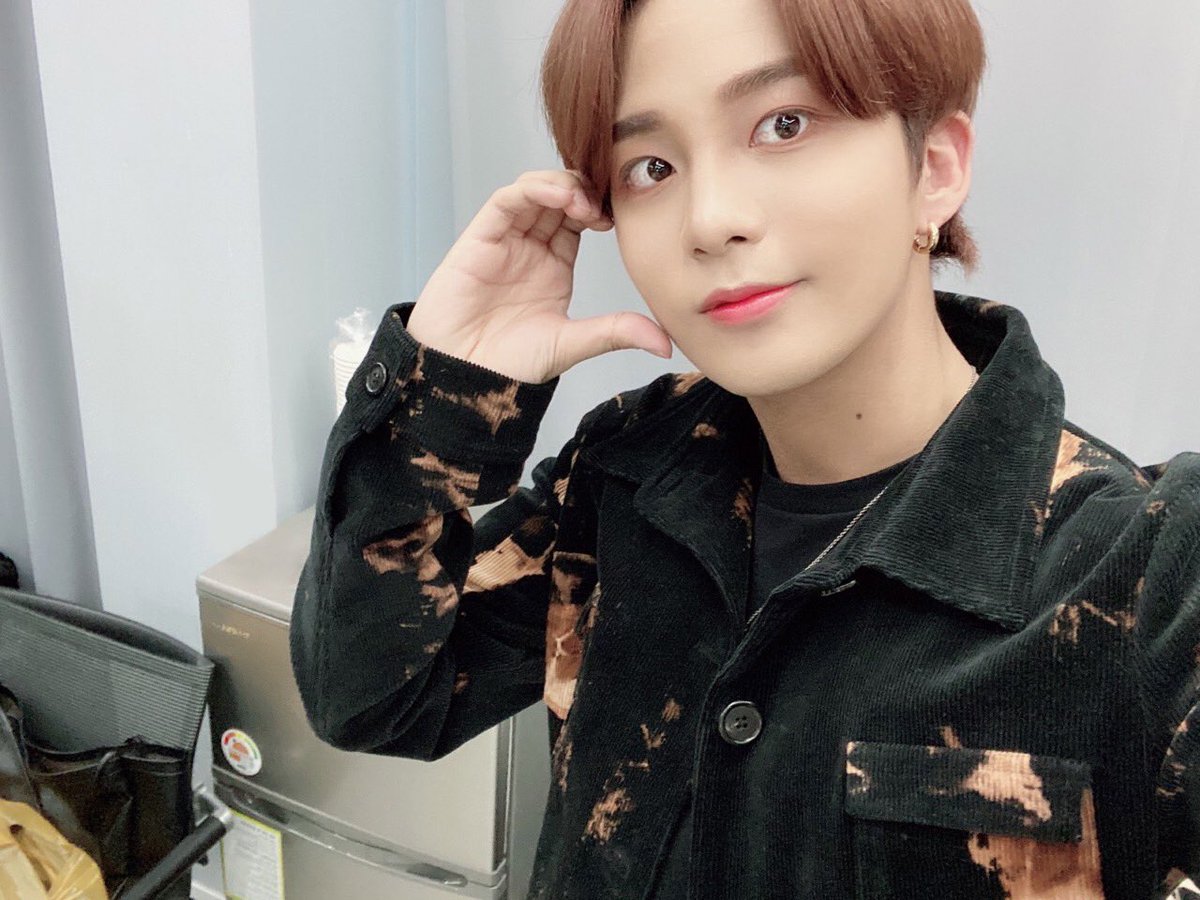 ATEEZofficial's tweet photo. [#종호] 에이티니 덕분에 2주년 행복하게 보낼 수 있었던 것 같아요!! 항상 감사합니다💖
#2_years_with_ATEEZ #ATEEZ #에이티즈 https://t.co/Ss0LgHCgcr