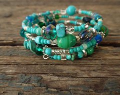 Bizitalk's tweet photo. Handmade jewellery from bright &amp; colourful beads! @reccabella  #bizitalk https://t.co/h59e5oV6N6