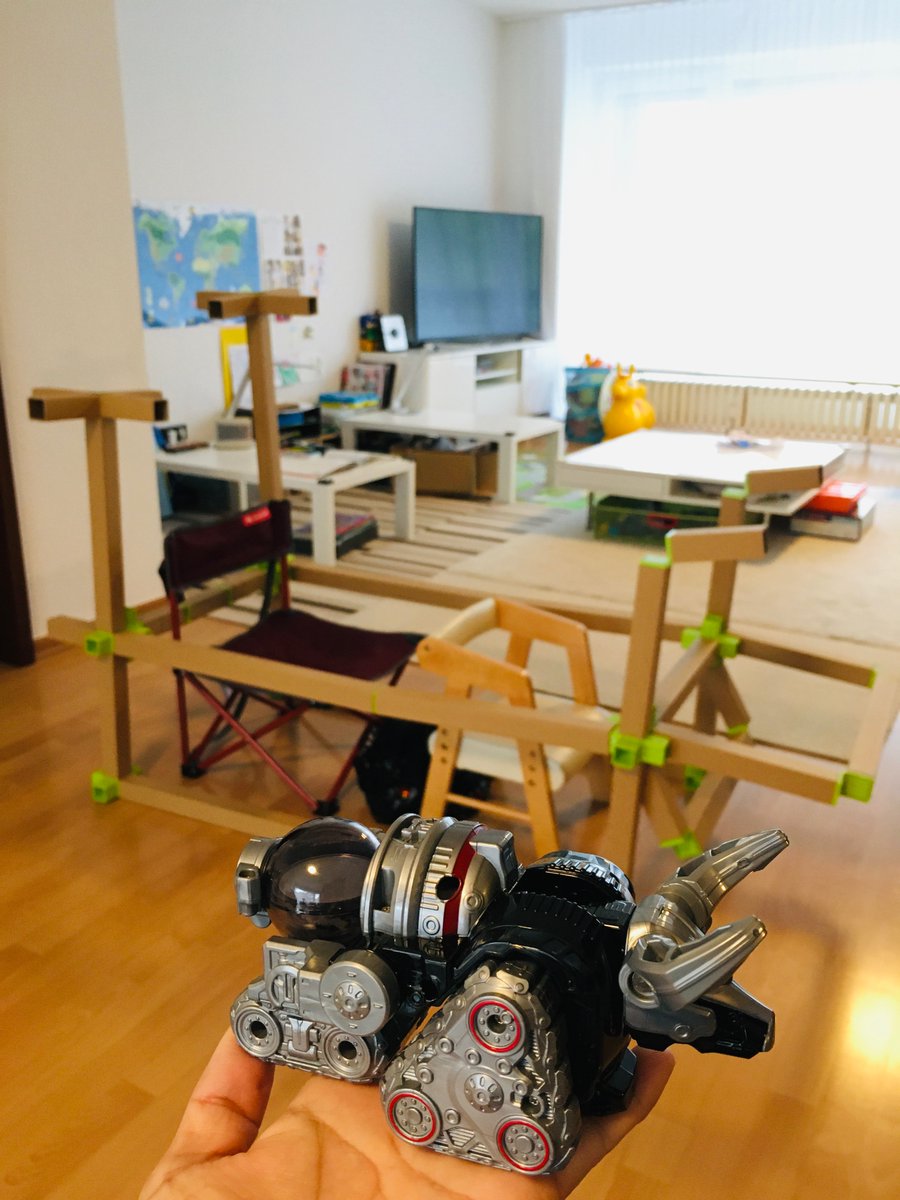 cacapo_mbdc's tweet photo. #cacapo × #Education × #キュウレンジャー
キュウレンジャーの #おうしブラック の乗り物を送って頂きました。自分で作った空間に自分で入るという、カカポ typeEのコンセプトを見事に体現している！素晴らしい！！いつもありがとうございます！！！
#activity #architecture #creativetoy #steam https://t.co/k0THKTTvQw
