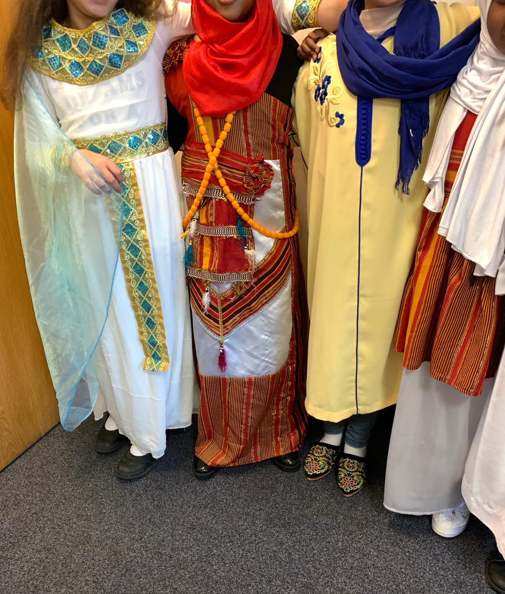 TarbiyyahSchool's tweet photo. A fantastic multicultural day where children dressed up in their cultural clothes, shared artefacts and information about themselves. With such a diverse community @TarbiyyahSchool, we had the opportunity to appreciate and celebrate the differences that make us unique #proud2Bme https://t.co/9OfnqQcloD
