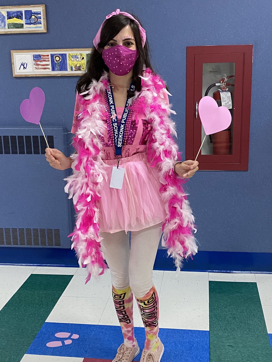 Celebrating National #PinkOut Day <a href="/MES_Seekonk/">Martin Elementary</a> #BreastCancerAwarenessMonth #SeekonkPS