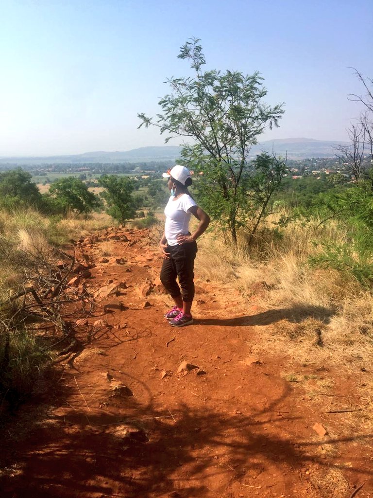 Sandyd90's tweet photo. Finally went out for first hike of the year #ShareSouthAfrica with @SamanthaDube85 @StephieD90 @iamlolacurtis https://t.co/SMSSKrtnML