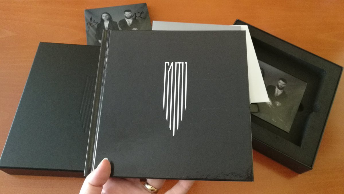 HURTSSpain's tweet photo. What a beautiful sight! 😍

This FAITH deluxe set box is AMAZING. Can't love it more! ♥ https://t.co/Kq0o69m1xE