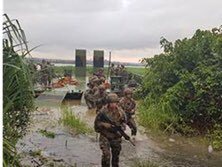 7e_brig_blindee's tweet image. Une semaine 📆 #Centaure 🇫🇷relativement calme,...😏

✅ Les 😈du @152RIofficiel s’emparent de la lagune 🏝 d’Abidjan 🇨🇮 
✅@les_turcos 🌙saluent la @VilledEpinal avant les 🛫pour  la #BSS 
✅PC et  biathlon au @3eRG_Officiel 
✅Rallye des jeunes 🐉du @5eDragons au #CFIM 3eRCA