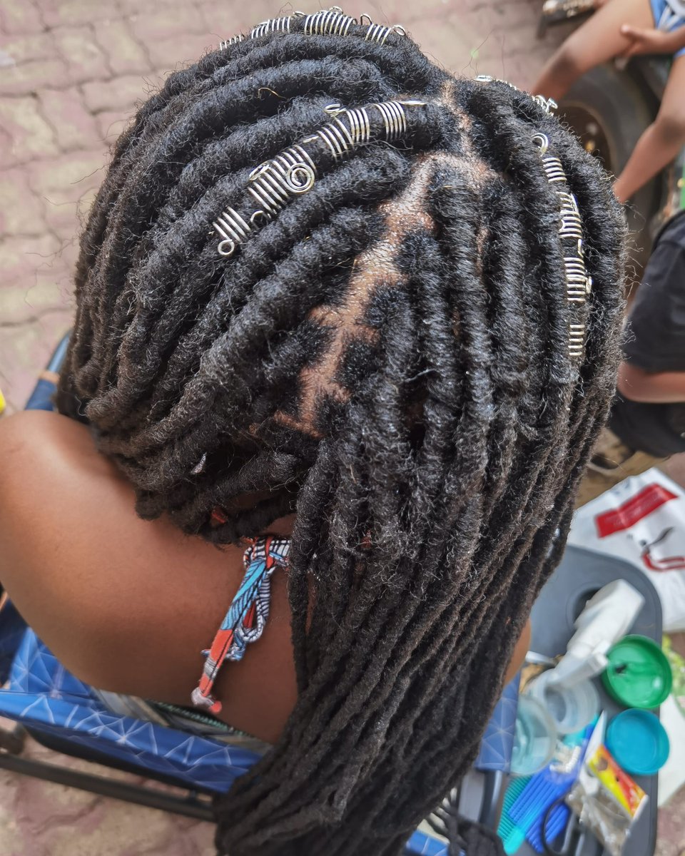 Thandyw3's tweet photo. #Locs #Locjourney #womenwithlocs #locstyles #locstylesforwomen #naturalhairstyles #loclivin #blackgirlmagic✨ #locworld #locproducts #longlocs #dreads #dreads #accessorizedlocs #Witbank #GirlTalkZA https://t.co/Cxz2Ay92GN
