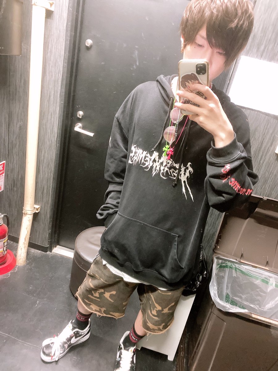 haruto_omedeto's tweet photo. 短パン小僧。
今シーズン最初で最後かも
ルク明日バースデーかも
酔ってるのみたい🥊
#gdnitro #ルク https://t.co/XYsjRr6yZ8