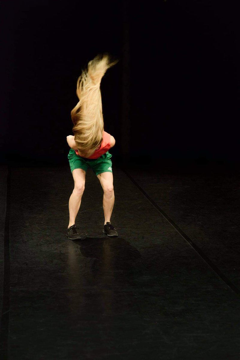 CSSUdine's tweet photo. 🔥Let's dance!🔥#ultimadata🔥
Danze per #LauraPante ideato e realizzato a distanza dal geniale coreografo francese #JérômeBel con e per la performer Laura Pante è in scena stasera 25 giugno ore 20 al Teatro S.Giorgio di #Udine per #TeatroContatto #Spring https://t.co/KEvG8NtuSh