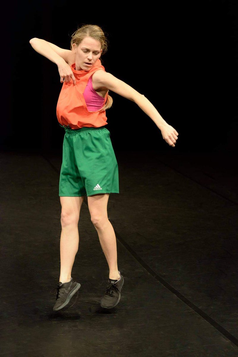 CSSUdine's tweet photo. 🔥Let's dance!🔥#ultimadata🔥
Danze per #LauraPante ideato e realizzato a distanza dal geniale coreografo francese #JérômeBel con e per la performer Laura Pante è in scena stasera 25 giugno ore 20 al Teatro S.Giorgio di #Udine per #TeatroContatto #Spring https://t.co/KEvG8NtuSh