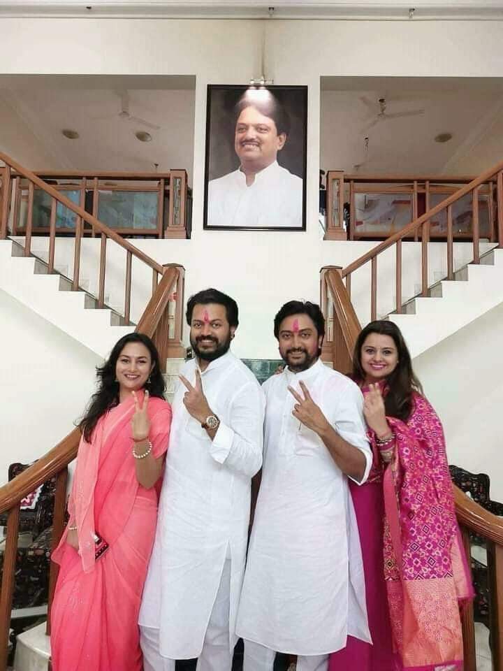 BojePankaj's tweet photo. वर्षपूर्ती विकासपर्वाची....
@AmitV_Deshmukh @MeDeshmukh @aditi_ad @honeybhagnani #laturcity #laturgramin #Congress @INCMaharashtra https://t.co/ExT5dJPZNY