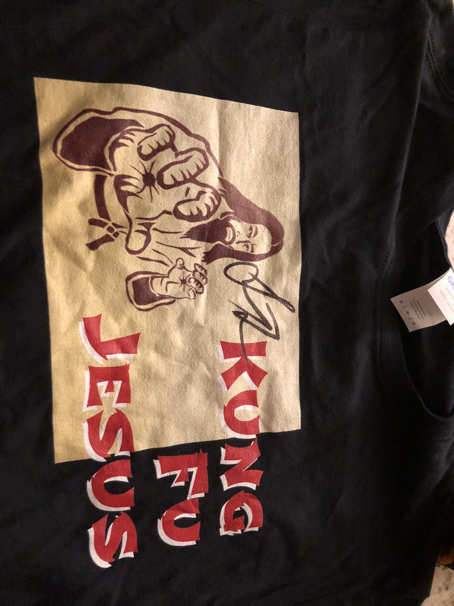 BillCalkins's tweet photo. Epic! Got to meet @RoninSamTripoli - go see his show if he’s in your town! No lizard people at the show. Only SWARM. #shapeshiftingkungfujesus https://t.co/r7oqMbd6zH