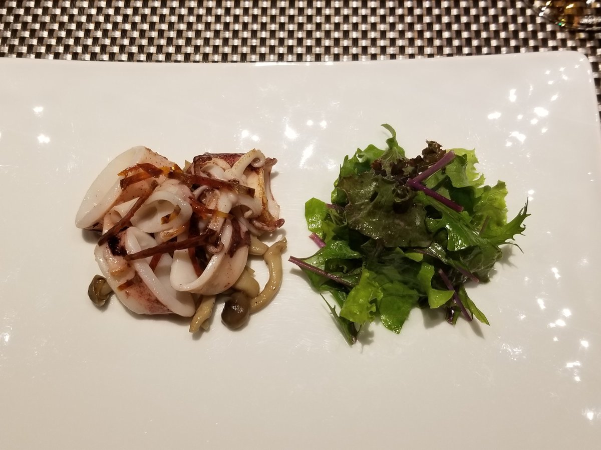 ばーちー 今日は友達の誕生日祝いでフレンチレストランのランチを 小ヤリイカのソテー 太刀魚のポワレ 紫芋と林檎のクラフティ 美しくて美味しいお料理でした Plenitude 誕生会