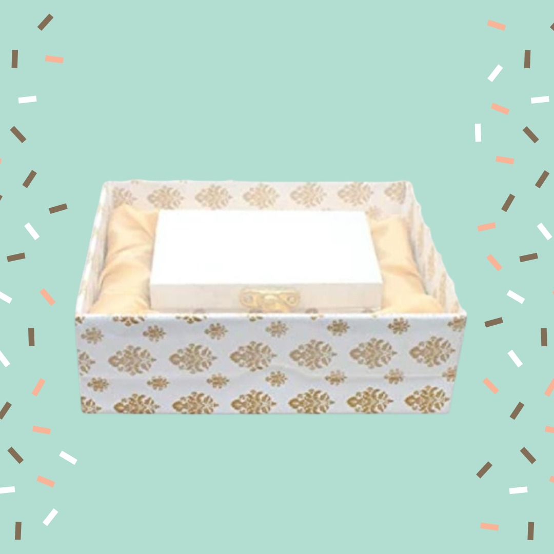 giftshift_in's tweet photo. Small Dry Fruit Chocolate Gift Box !!🍫
One of the best gift for your loved ones during this diwali!! 💫
#choco🍫#almonds #raisins
#chocolatelovers #chocolate #customisedchocolates🍫 #chocoholic #awesome #tasty😋 #gifts #giftideas #giftshiftindia #giftsforeveryone #giftshift🎁 https://t.co/hlOLh94dAU