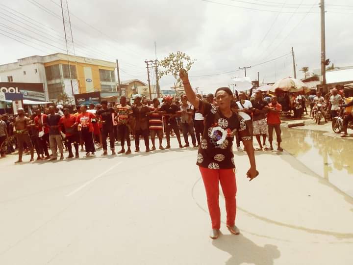 LonginusCynthia's tweet photo. @Real_AmakaIke @GovWike Don't mind them, look at their youth protesting and they are accusing IPOB.. May God punish all of them accusing IPOB https://t.co/FcaiE6dJne