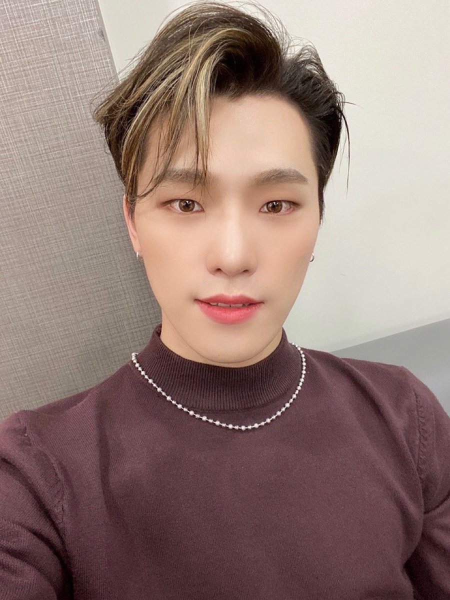 Apa kmu ga kelewat ganteng hari ini? ๐ญ
@pledis_17
#SEVENTEEN
#HOMERUN
#HOME_RUN
#Semicolon https://t.co/1J5yFBnN7q