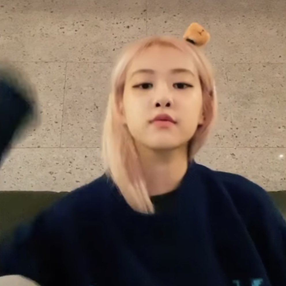 3. i hate how you do the most nonsense things on earth but i still find it cool and cute.  #RosénatorsLoveYouRosé