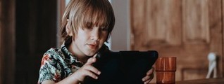 tecnoedumx's tweet photo. Dispositivos móviles para distraer a los niños: una solución en cuarentena, un problema en la nueva normalidad https://t.co/BSr3IxMI0u https://t.co/5sXRmkvIXb