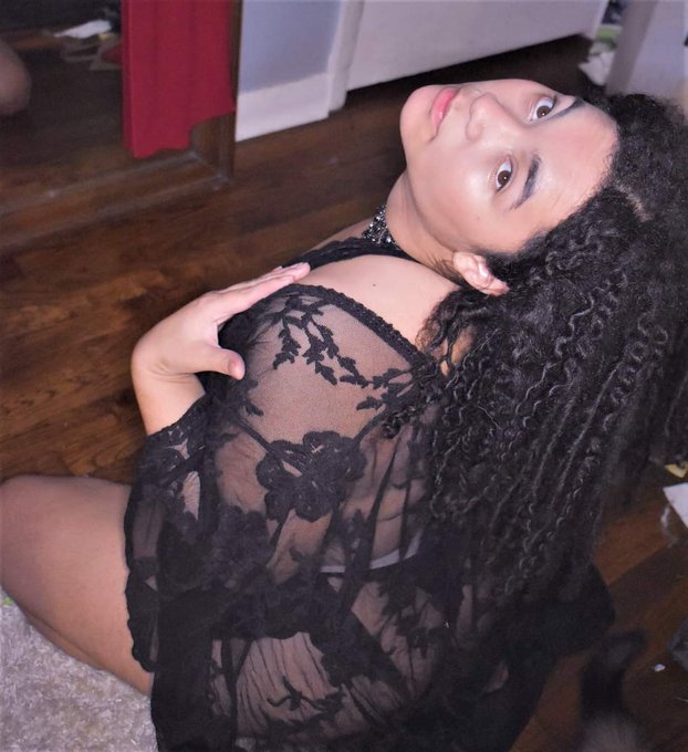 hanging out with my best friend tonight.  she wanted to take pictures to work on her skills so I was