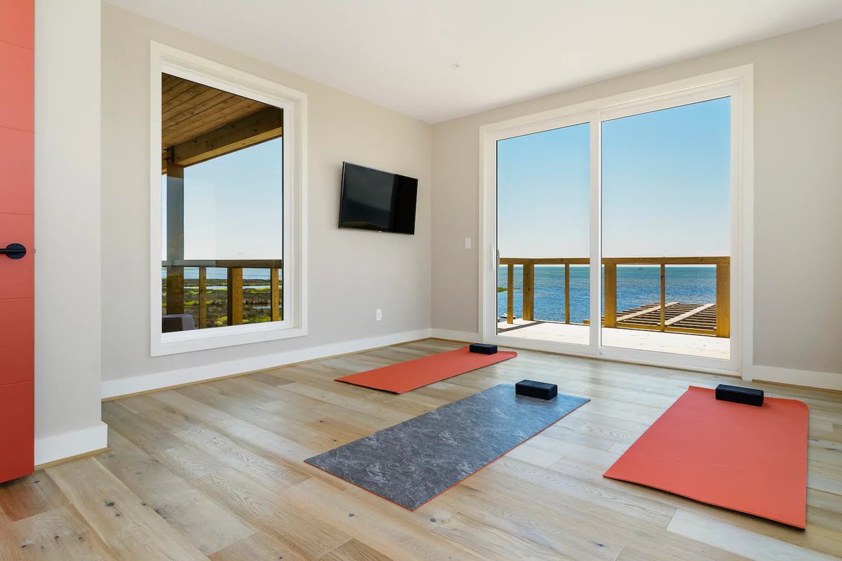 stayesc's tweet photo. #yoga #escobx https://t.co/FsjxBk1NyU