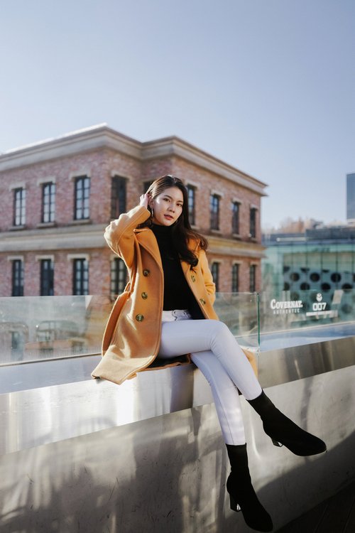 WearWay_'s tweet photo. @fusefeuy
Sweater : Uniqlo 590.-
Coat : Zara 2,500.-
Jeans : Zara 1,290.-
Shoes : @ Shopee 590.-
.
Name : Sirinnaphas
Occupation : Guest Experience Host
Place : Sayoo Cafe, Seoul, Korea
.
#Lookbook #Uniqlo #Wearway #Zara https://t.co/XHcvJs0I8u https://t.co/MFN22SA3JE