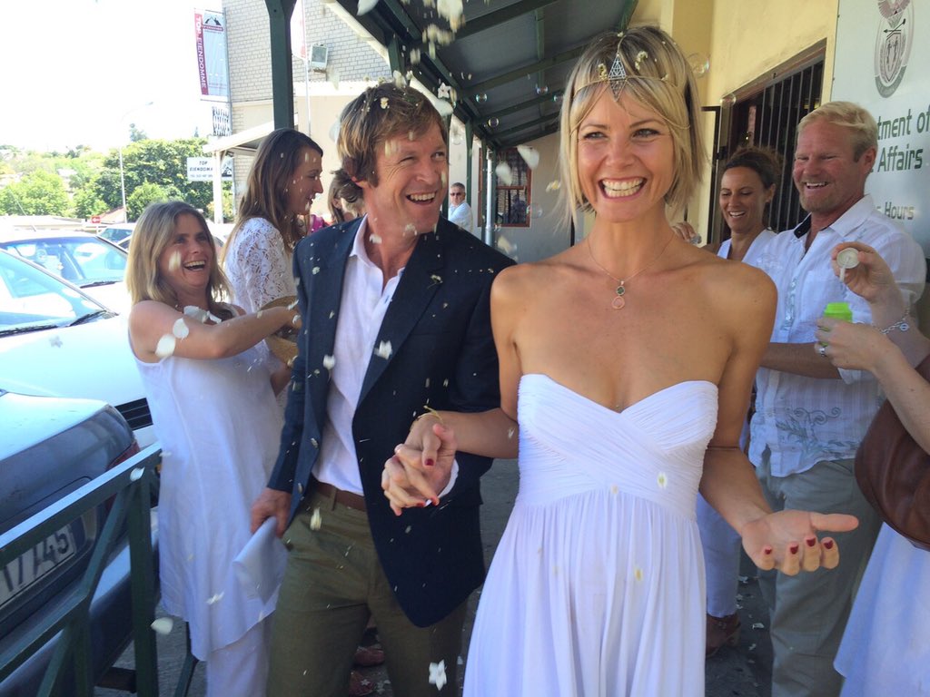 JontyRhodes8's tweet photo. “6 years and a lifetime ago”, responded Melanie to my “happy anniversary” ........ is that a good thing....? Or not 😂 Thank u for being YOU Melanie Rhodes https://t.co/vfKf6xiM6u