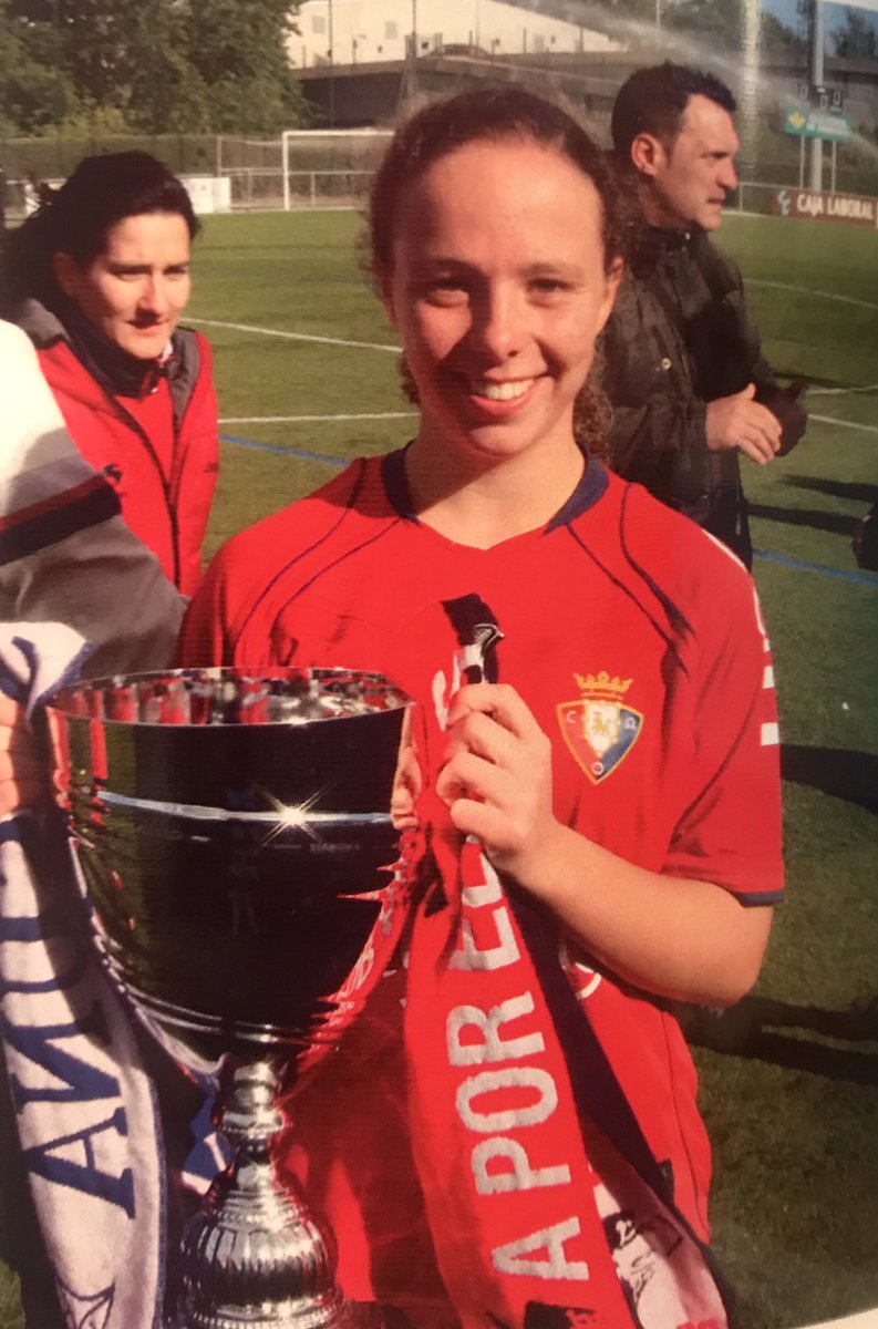 JuliaSebastian's tweet photo. 100 AÑOS! Felicidades @CAOsasuna ❤️❤️❤️ Orgullosa y agradecida de haber formado parte de este club. Por muchos años más (y ojalá poder celebrarlo pronto en el Sadar) #OsasunaCentenario https://t.co/hv5x3jN7cx
