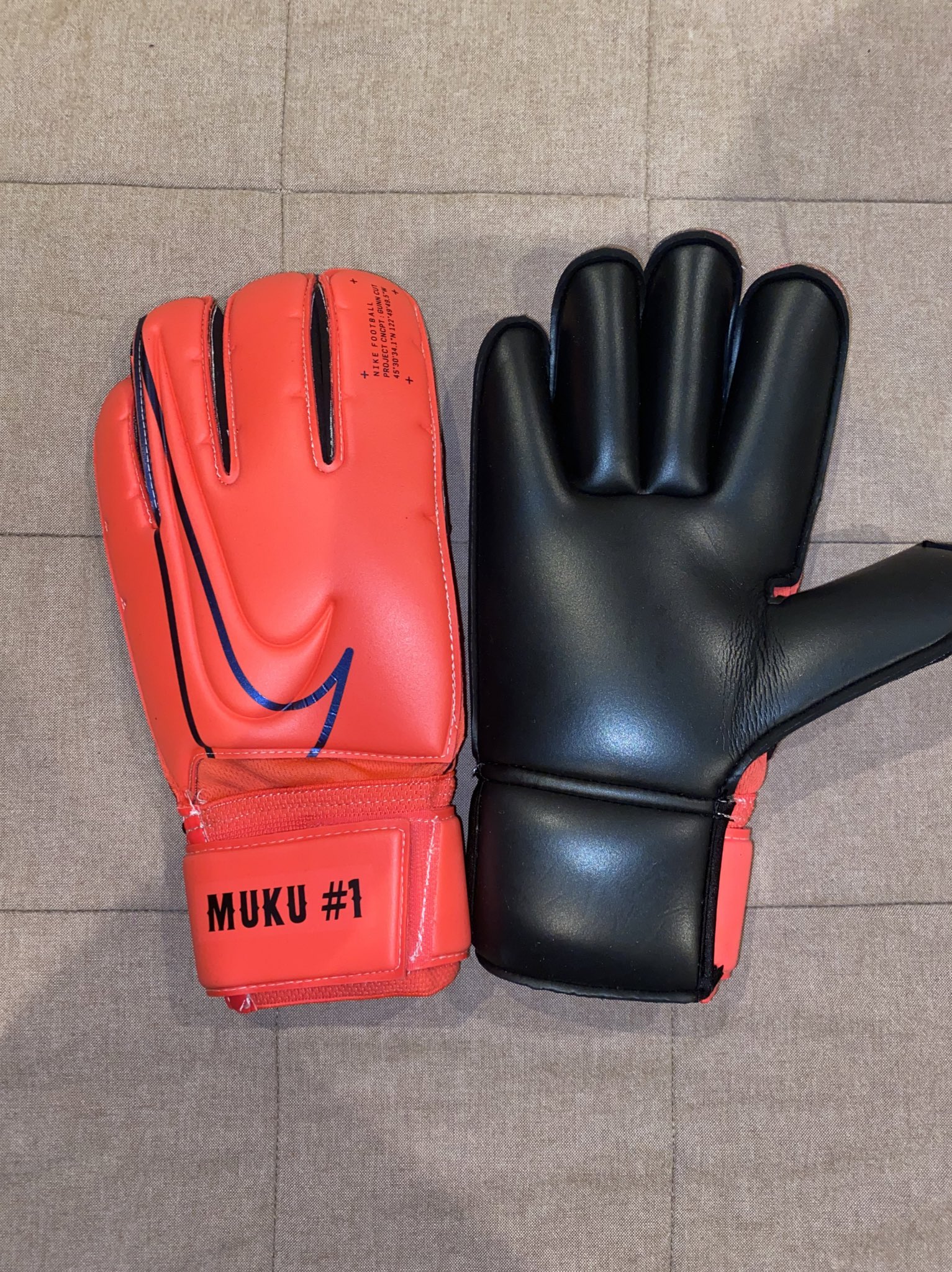 クリスマスセール】プレミアRS キーパーグローブ GKグローブ 8号 クリスマスセール】プレミアRS キーパーグローブ GKグローブ 8号