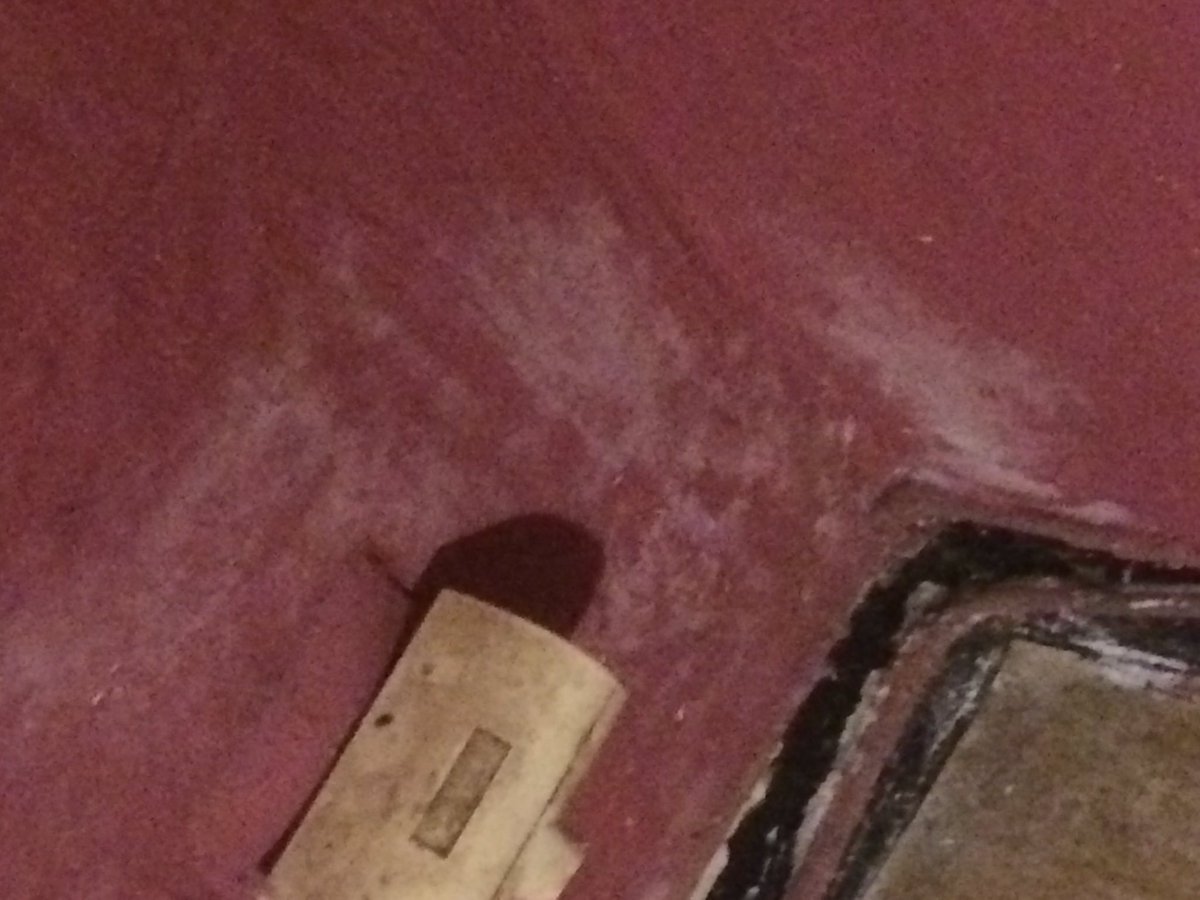 boujemaa_b's tweet photo. @lemonde_pol @Defenseurdroits Du blabla,rien de concret! J’ai vu une assistante sociale jeudi dernier, je lui ai fait part de l’#insalubrité de mon logement. Elle était au courant!Aucun signalement ne sera fait! Pas de service ni de sanctions pour les #marchandsDeSommeil #logement #sdf #malLogés: #larem #afp https://t.co/pbXegboYfe