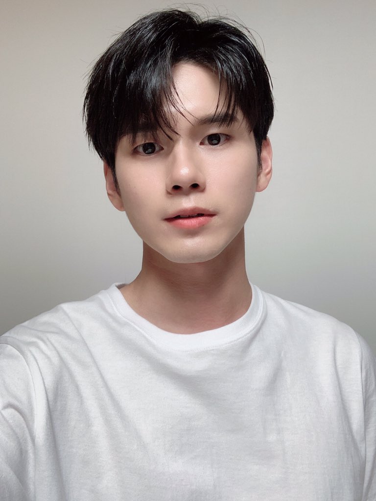 llljfz's tweet photo. 오늘 경우의수 OST 나온다는 소식을 왜 몰랐었을까
#옹성우_6시_왜몰랐었을까
람지 깜짝 선물 덕분에 음원팀 놀랐옹
#ONG_6PM_OST🎵 https://t.co/uk9uSJOdrG
